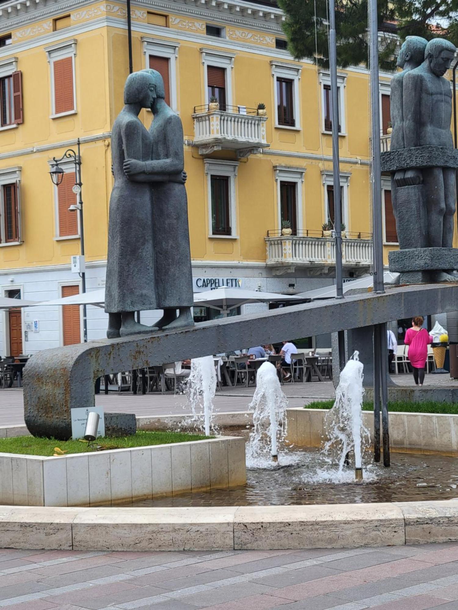 Casa Lorena Desenzano del Garda Eksteriør bilde